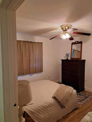 2 quartos, cofres nos quartos, Wi-Fi de cortesia, roupa de cama