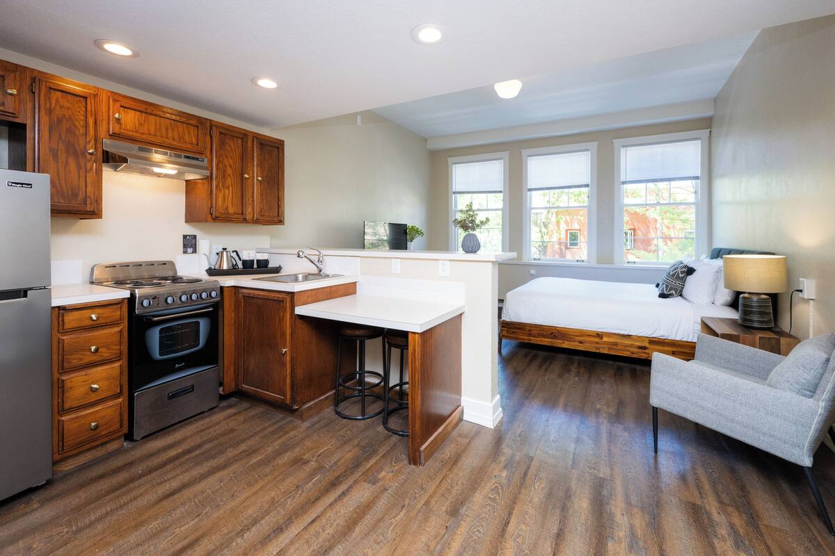 studio, mobility accessible (historic, suite) | 1 bedroom, premium bedding, down duvets, pillow-top beds