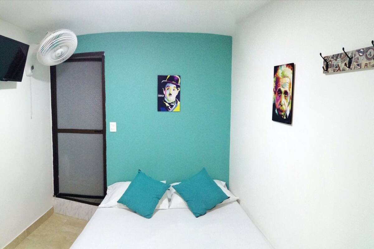 Basic-Zimmer | Schallisolierte Zimmer, Bügeleisen/Bügelbrett, kostenloses WLAN