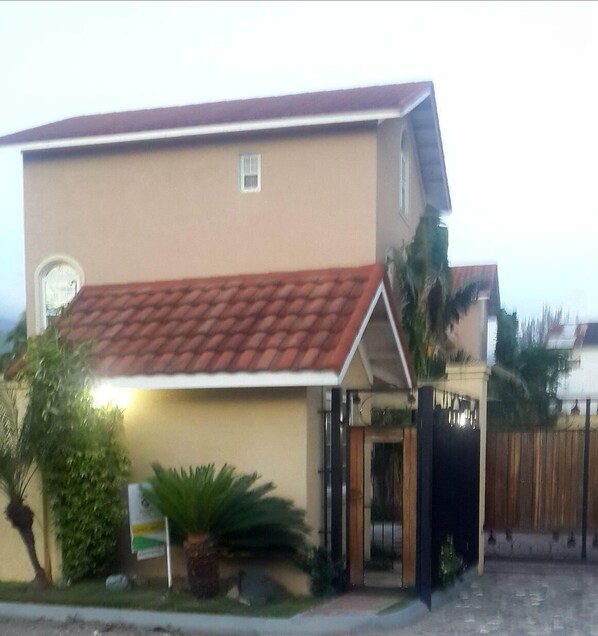 Front of property - Marley Road Executive Guest Apartment (Kingston)