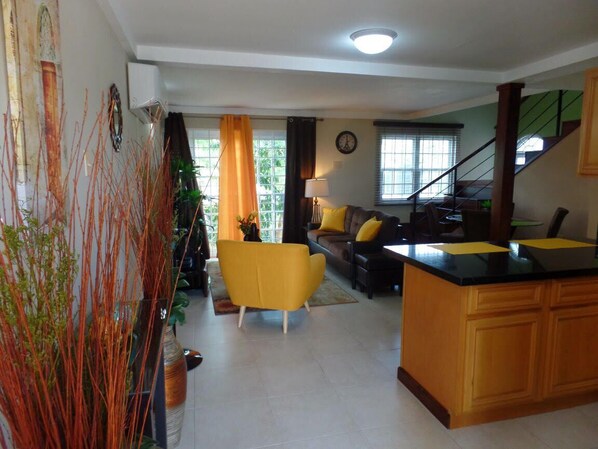 Interior - Marley Road Executive Guest Apartment (Kingston)