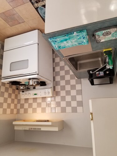 Cozy Garden Apt near JFK Airport