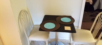 Cozy Garden Apt near JFK Airport