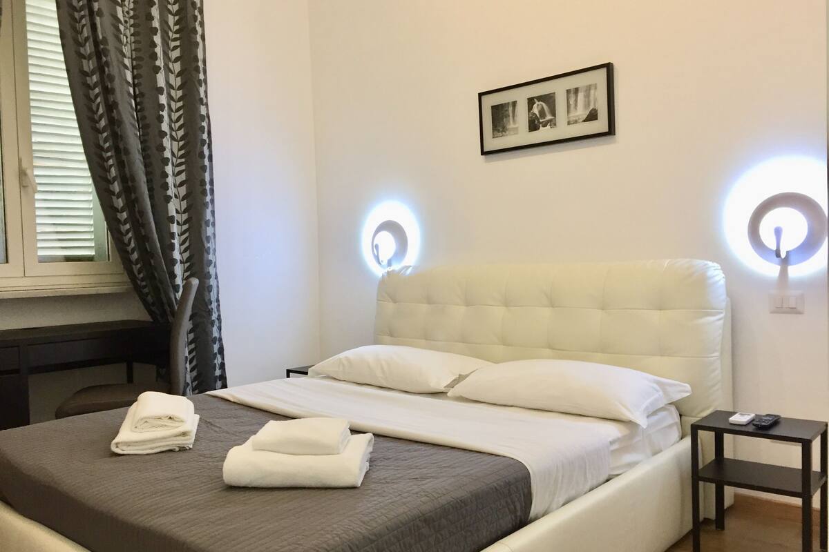 In-room safe, desk, laptop workspace, blackout drapes