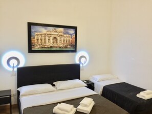 In-room safe, desk, laptop workspace, blackout drapes - Alfa e Omega (Rome)
