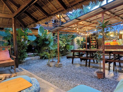 Ilakai Hostel - Adults Only