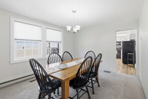 Dining - Charming Lewes Home  - Perfect for Groups + Families! (Lewes)
