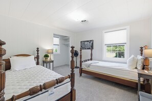 4 bedrooms, iron/ironing board, WiFi - Charming Lewes Home  - Perfect for Groups + Families! (Lewes)