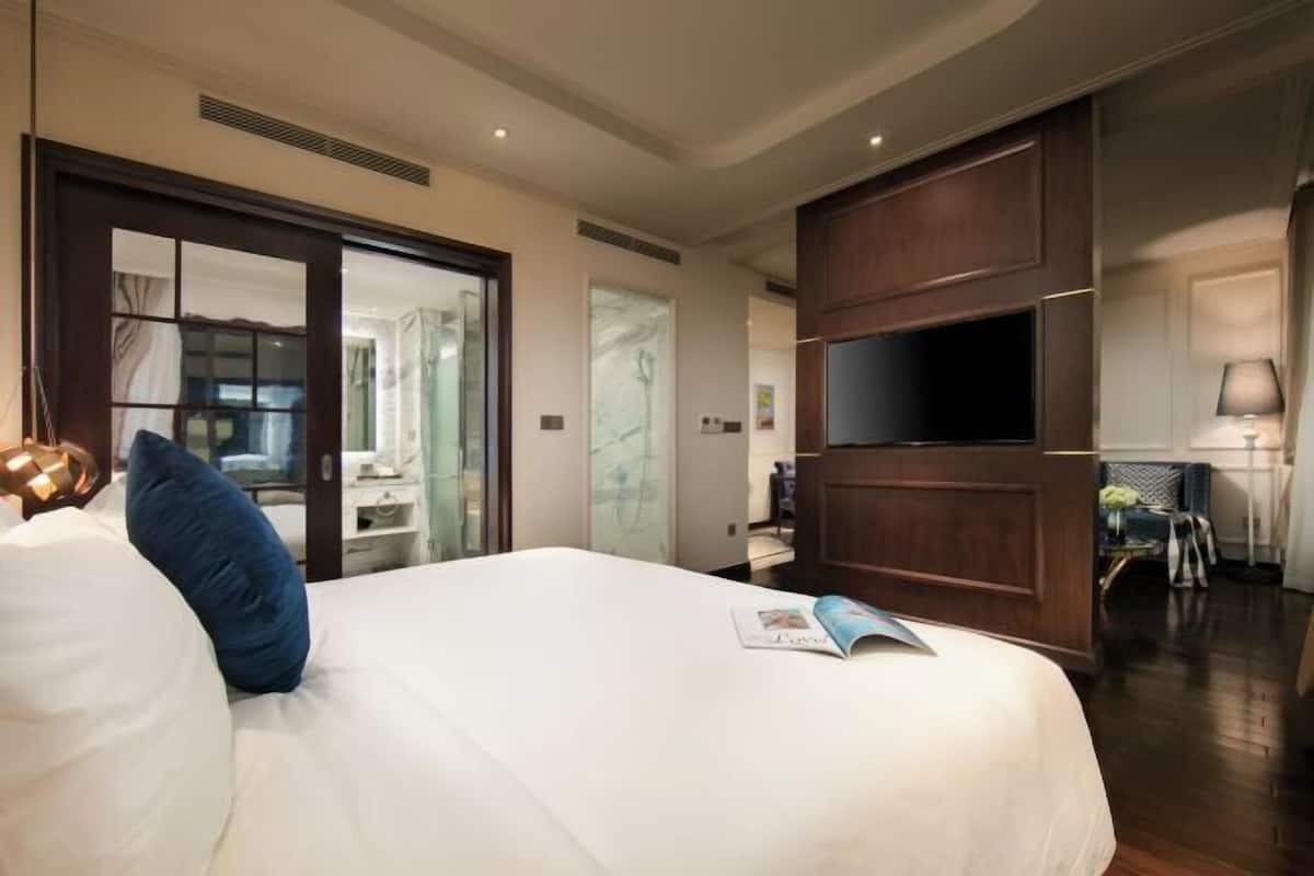 1 bedroom, minibar, in-room safe, individually decorated
