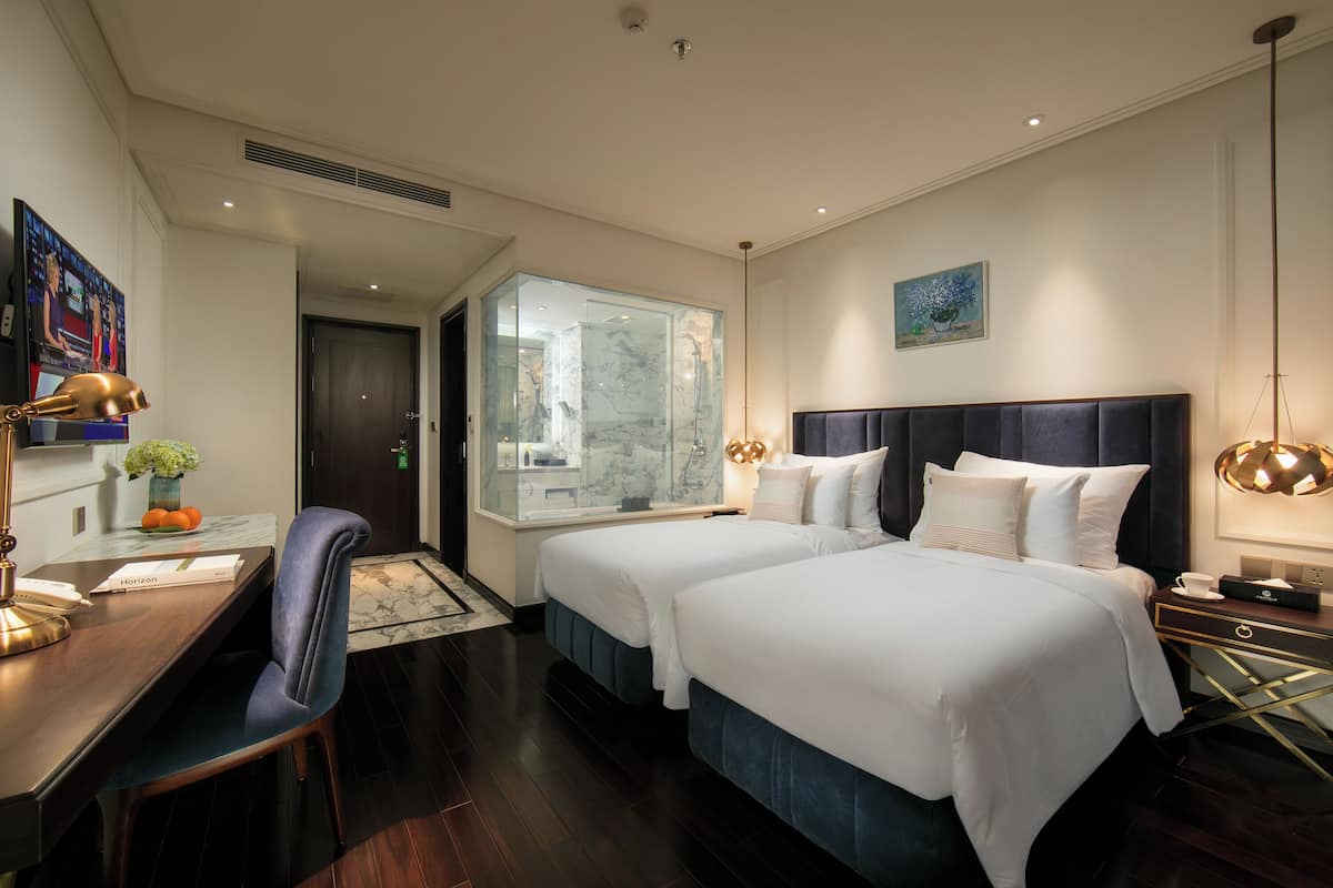 Superior Twin Internal Window | 1 bedroom, minibar, in-room safe, individually decorated