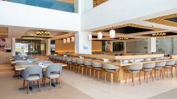 2 Restaurants, Frühstück, Mittagessen, Abendessen, japanische Küche