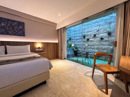 Ropa de cama de alta calidad y minibar 