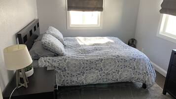 2 makuuhuonetta, silitysrauta/-lauta, vauvan matkasänky, ilmainen Wi-Fi