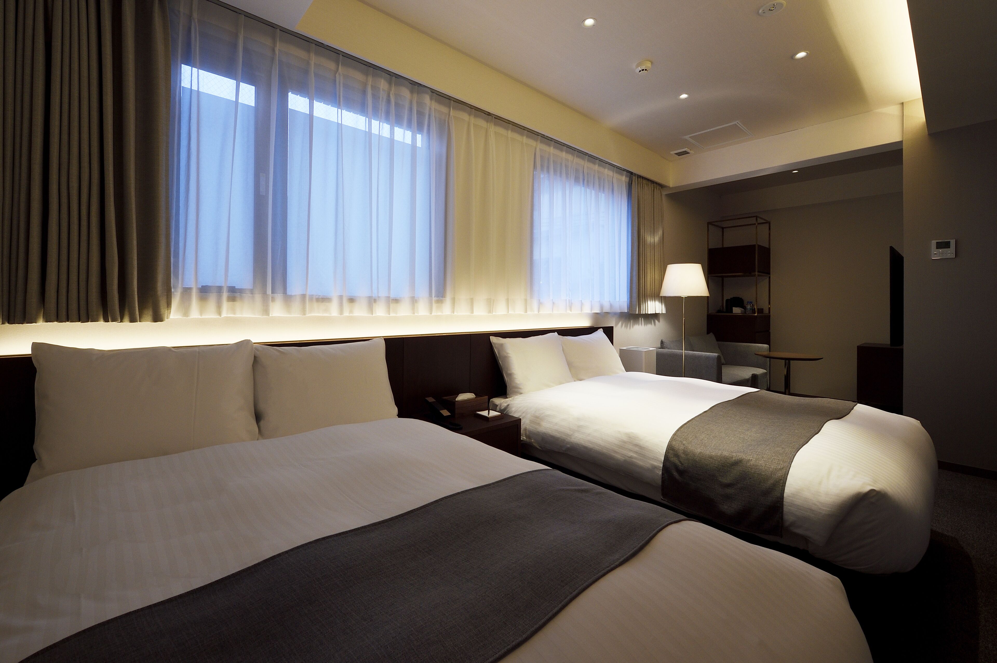 basic twin room | 1 bedroom, in-room safe, desk, blackout curtains