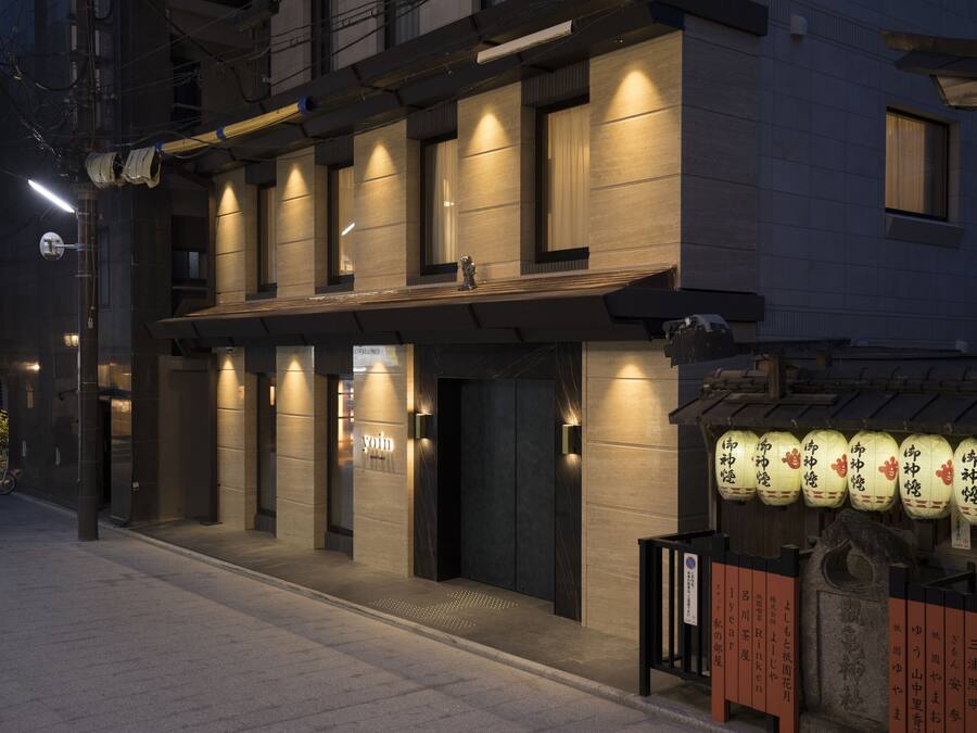 Majoituspaikan sisäänkäynti