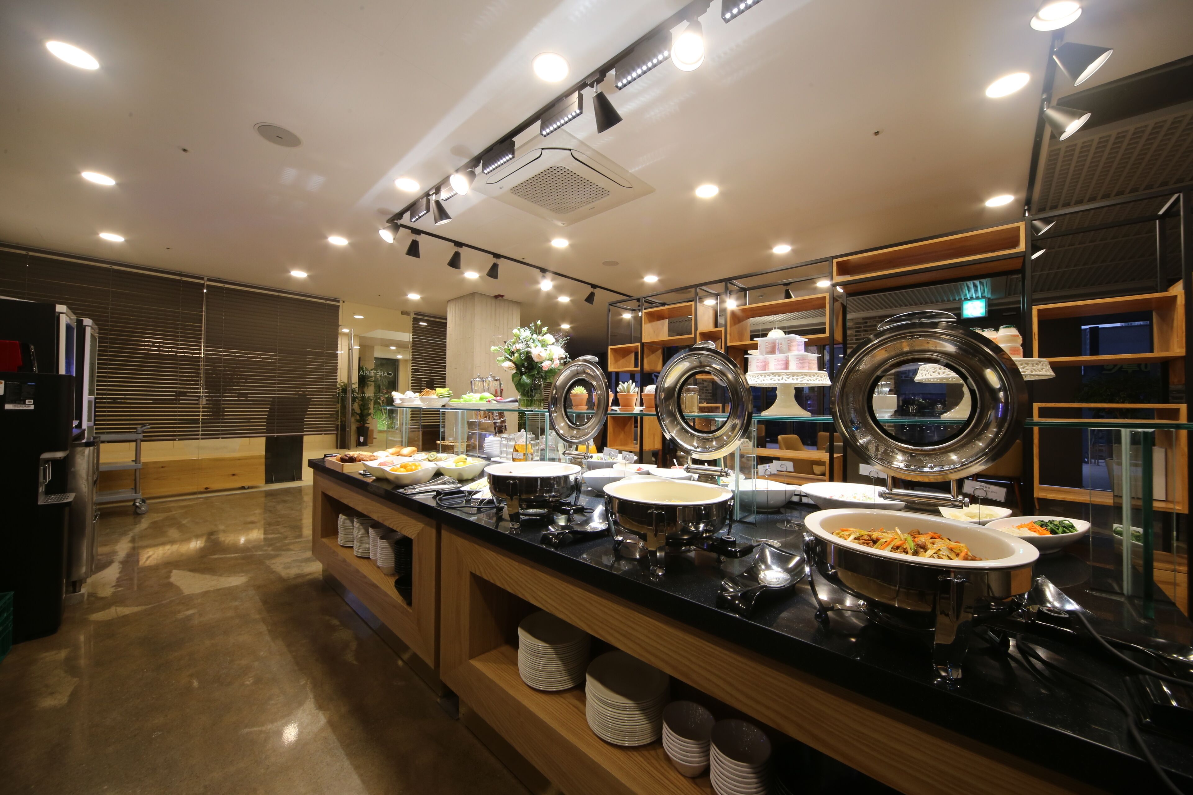 daily buffet breakfast (krw 15000 per person)