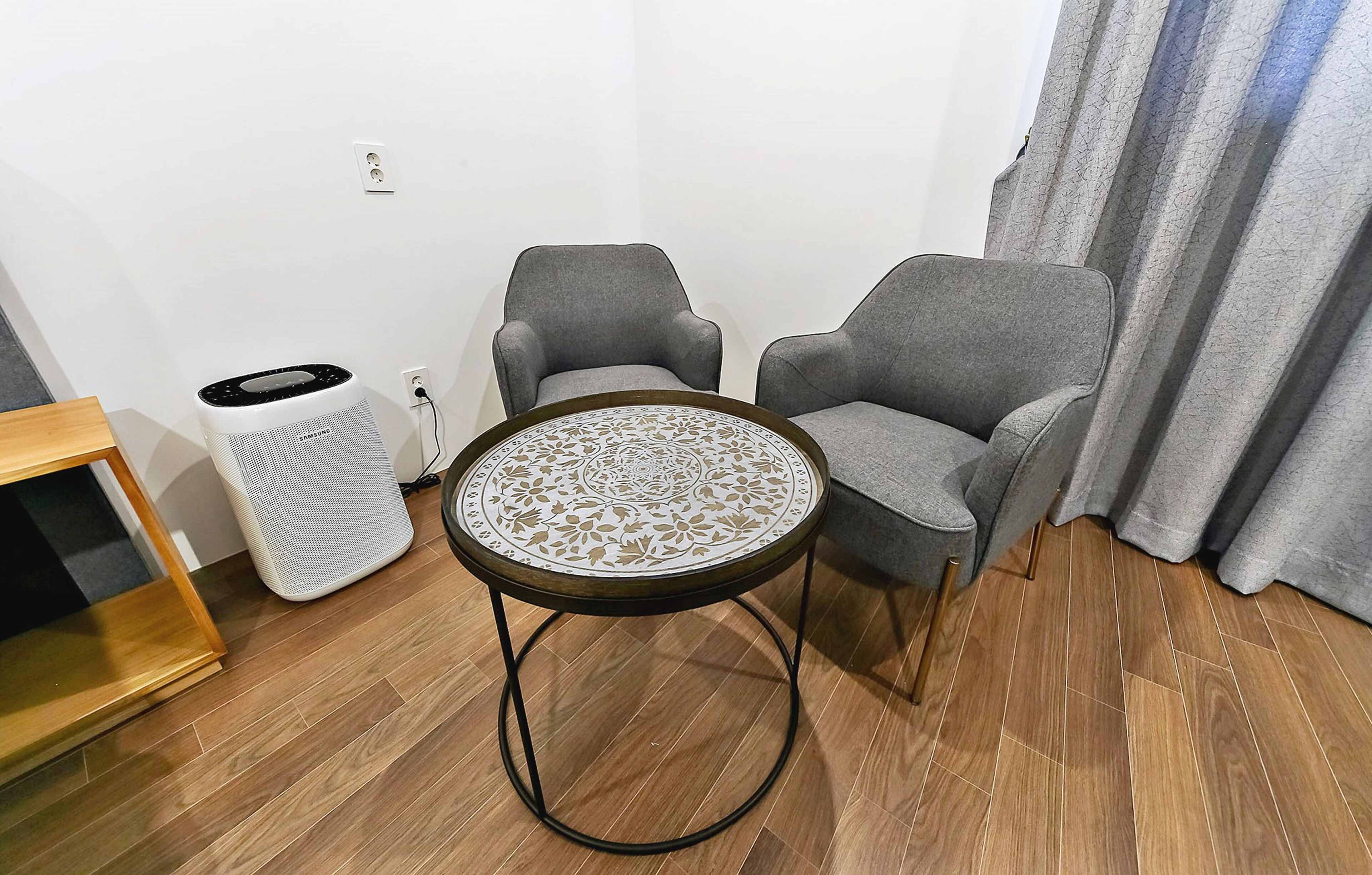 premium twin b | in-room dining