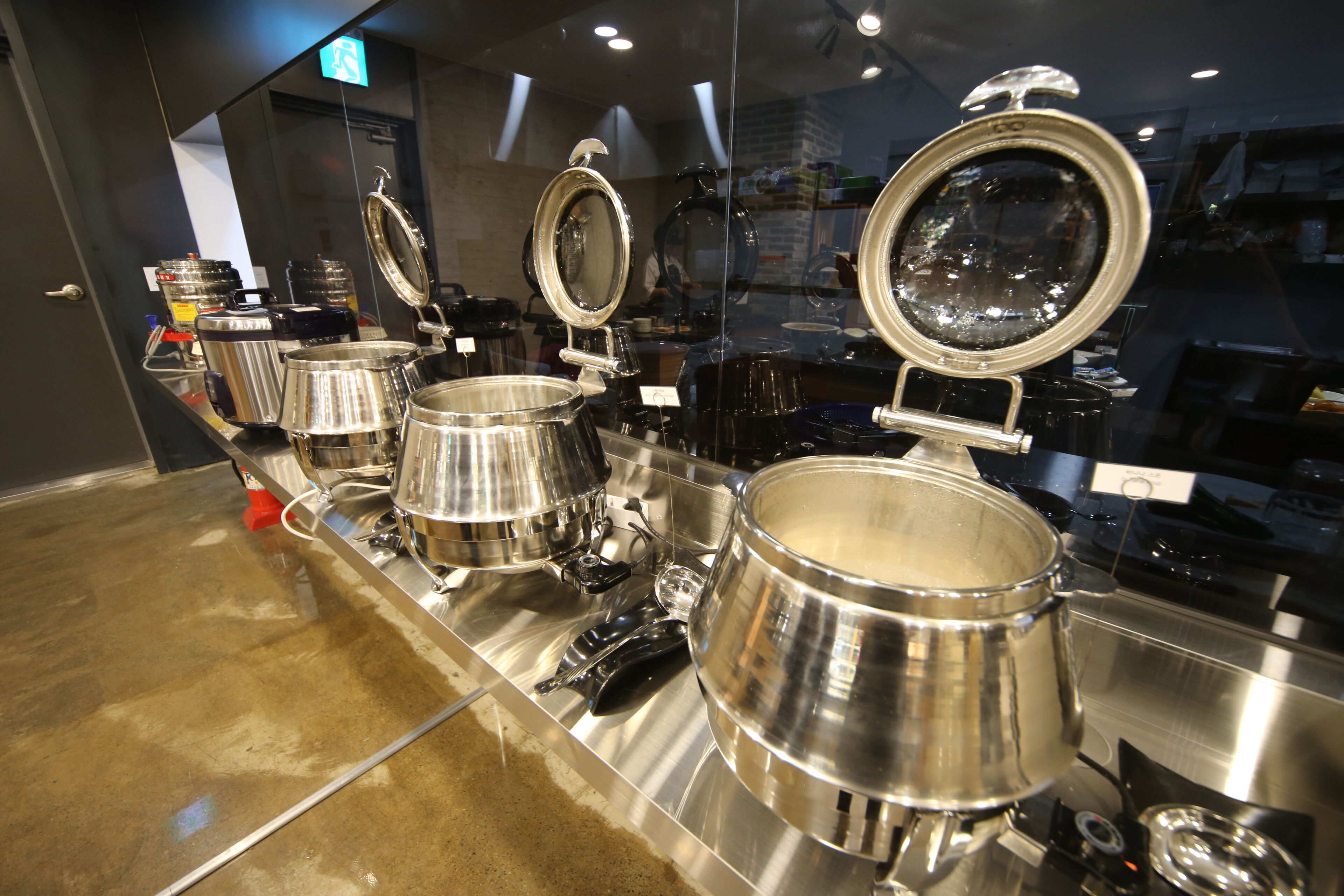 daily buffet breakfast (krw 15000 per person)