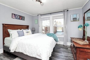 2 bedrooms, desk, iron/ironing board, free WiFi