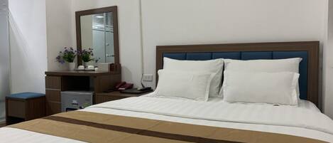 Dobbeltrom – deluxe | Minibar, skrivebord, lydisolert og wi-fi (inkludert)