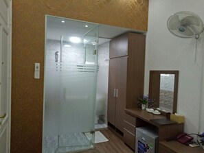 Deluxe Double Room - Duc Long Hotel (Hanoi)
