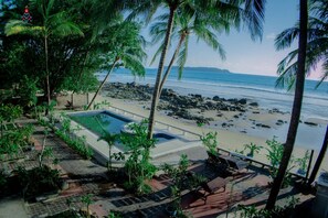 Outdoor pool - Memento Resort (Ngapali)
