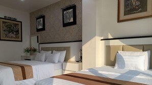 Kamar Keluarga | Minibar, meja kerja, tirai kedap cahaya, dan Wi-Fi gratis