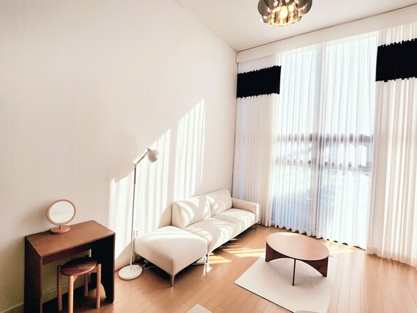 Apartment (Moru) | Wohnbereich | Flachbildfernseher