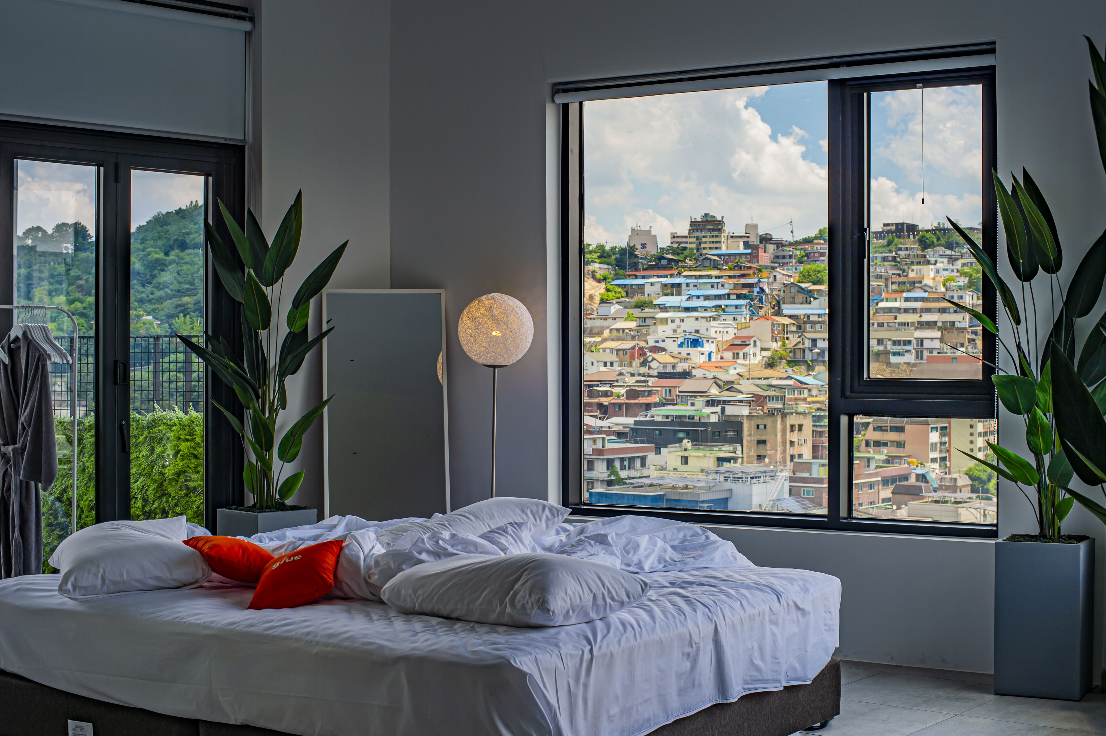 1 bedroom, in-room safe, blackout curtains, soundproofing