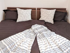 3 habitaciones, tabla de planchar con plancha y wifi gratis 