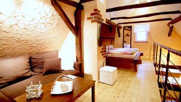 FeWo Ulrich | 1 bedroom, travel cot, free WiFi, bed sheets