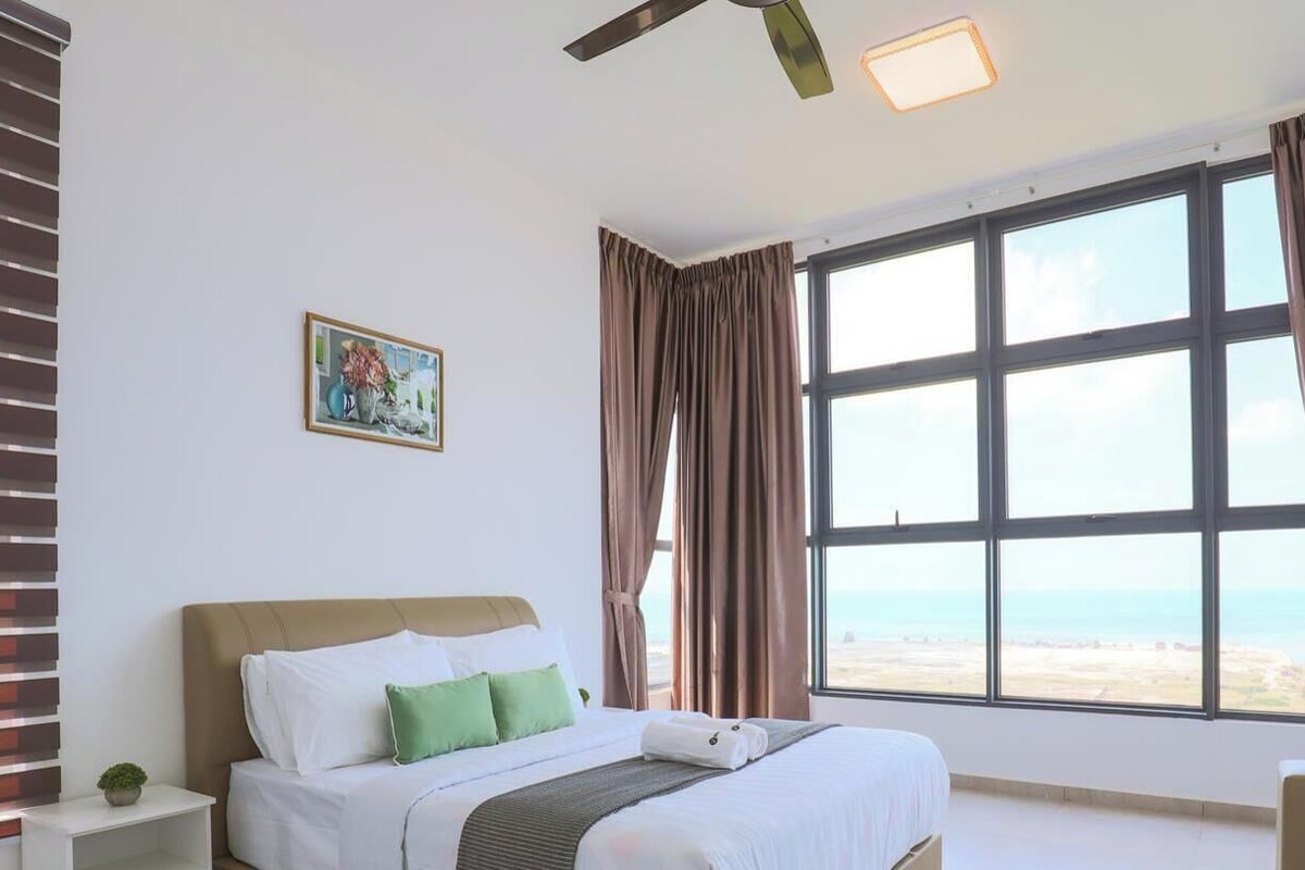 Family Apartment, 2 Bedrooms | Premium bedding, laptop workspace, blackout curtains, iron/ironing board