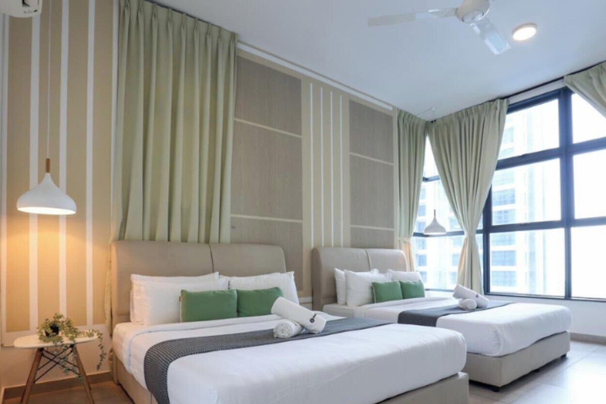 Elite Apartment, 2 Bedrooms | Premium bedding, laptop workspace, blackout curtains, iron/ironing board