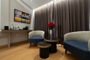 Studiosvit för familj - flera sängar - utsikt mot bergen | Sängtillbehör av högsta kvalitet, memory foam-madrasser och gratis wi-fi