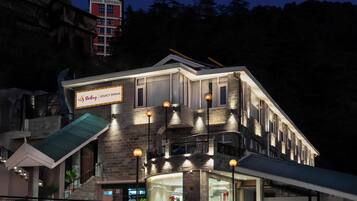 ุงูู
ูุดุฃุฉ ู
ู ุงูุฎุงุฑุฌ