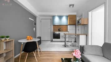 Deluxe Apartment (8) | 1 bedroom, soundproofing, free WiFi, bed sheets