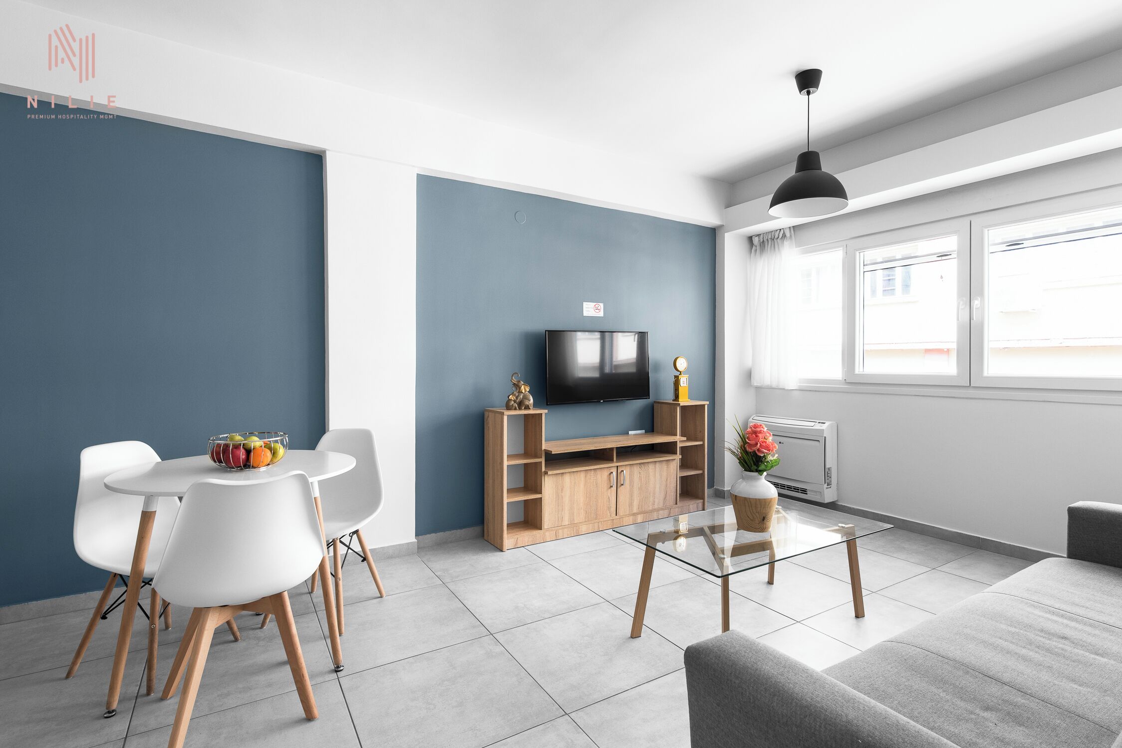Deluxe Apartment (5) | Living area | Flat-screen TV