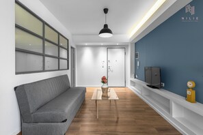 Deluxe Apartment (7) | Vardagsrum | Platt-tv