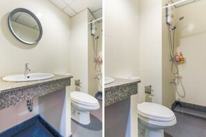 Deluxe Twin Room | Bathroom