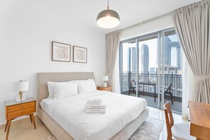 Individually furnished, laptop workspace, iron/ironing board, free WiFi - Nasma Luxury Stays - Standpoint Tower A (Dubai)