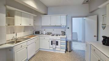 Two-Bedroom Apartment | Private kitchen