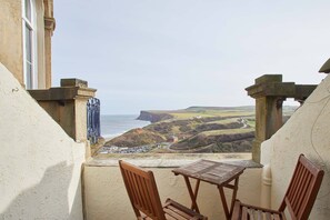Two-Bedroom Apartment | Balcony - The Observatory Apartment (Saltburn-by-the-Sea)