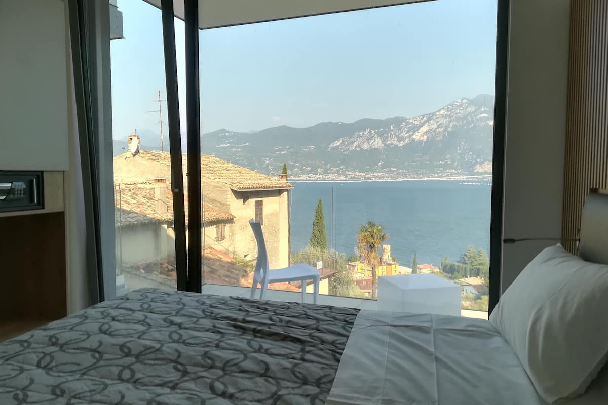 1 bedroom, in-room safe, individually furnished, desk