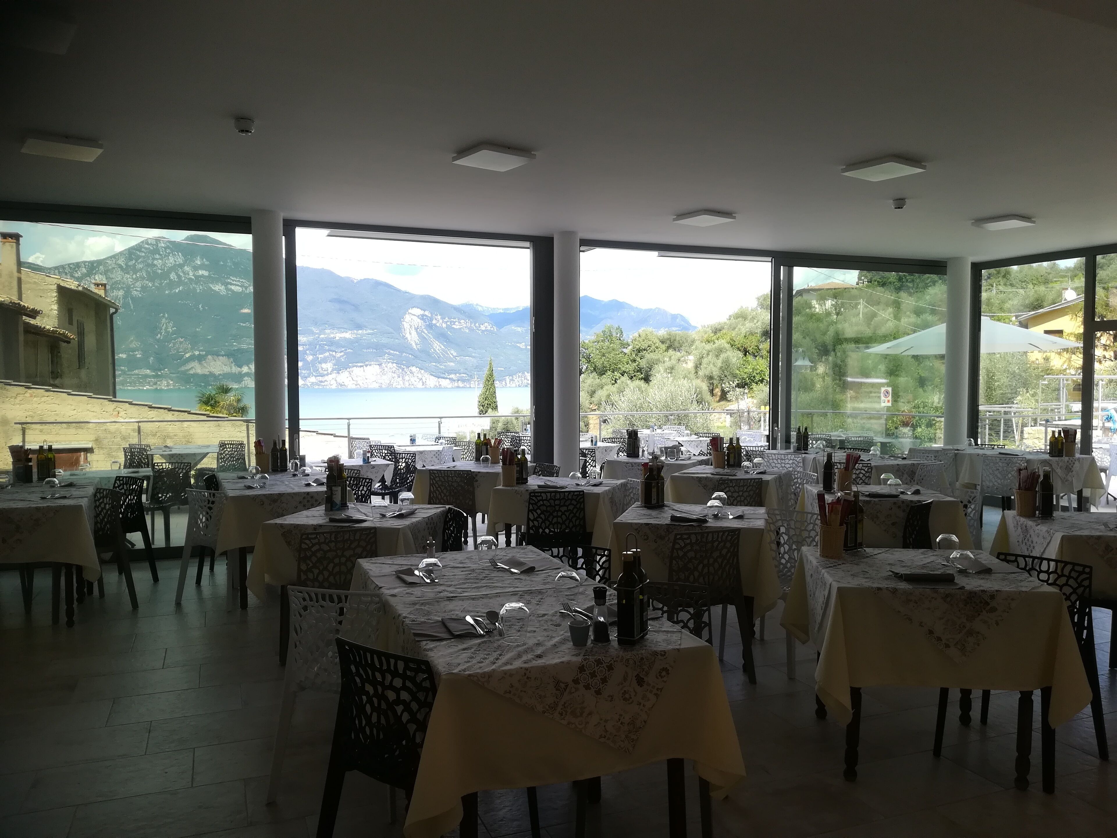 Mittagessen und Abendessen, lokale Küche