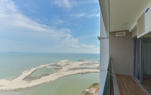 Elite Apartment, 2 Bedrooms | Beach/ocean view
