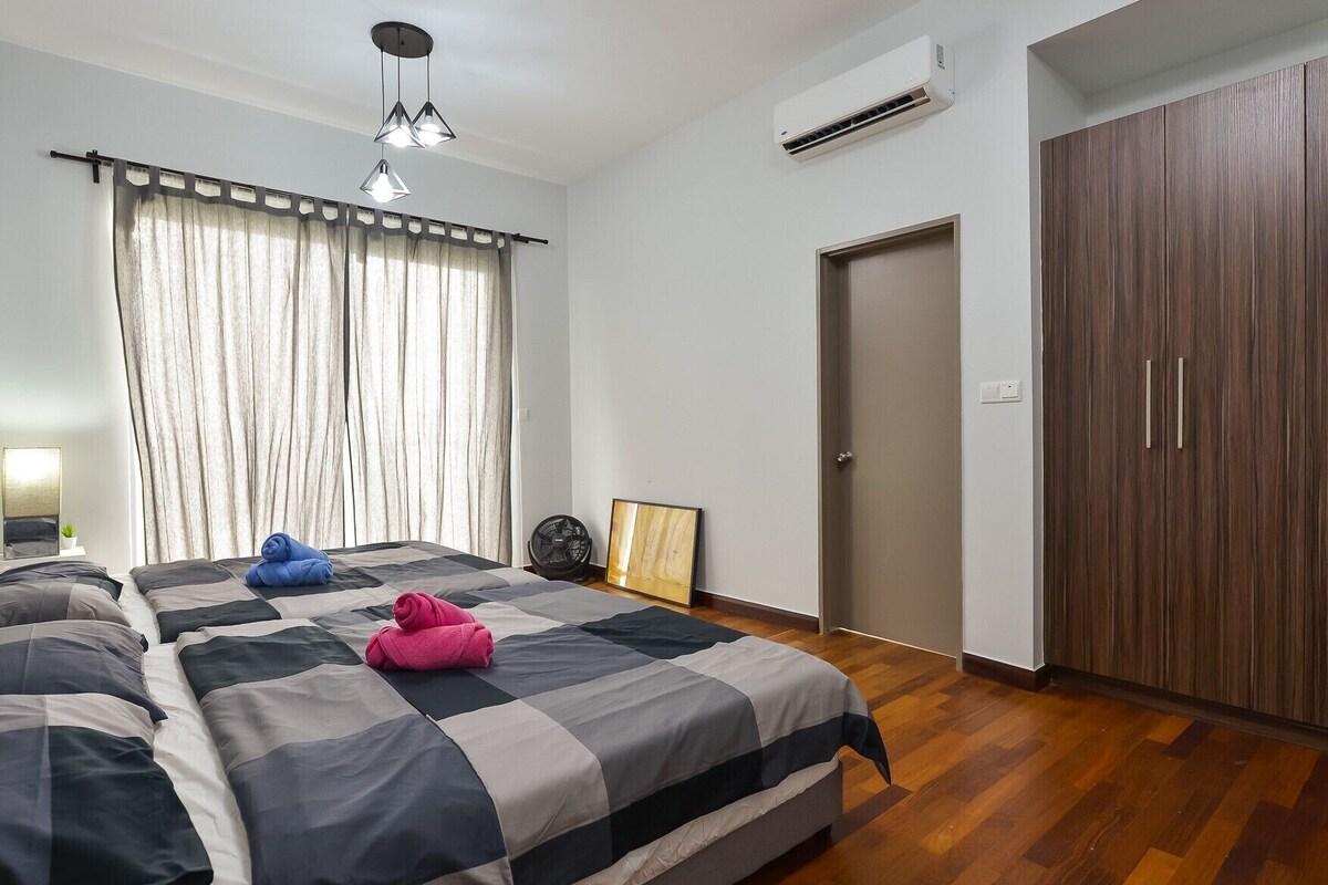 Apartamento | Ropa de cama de alta calidad y cortinas opacas