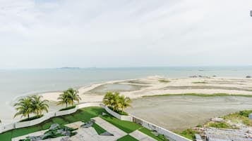 Elite Apartment, 2 Bedrooms | Beach/ocean view