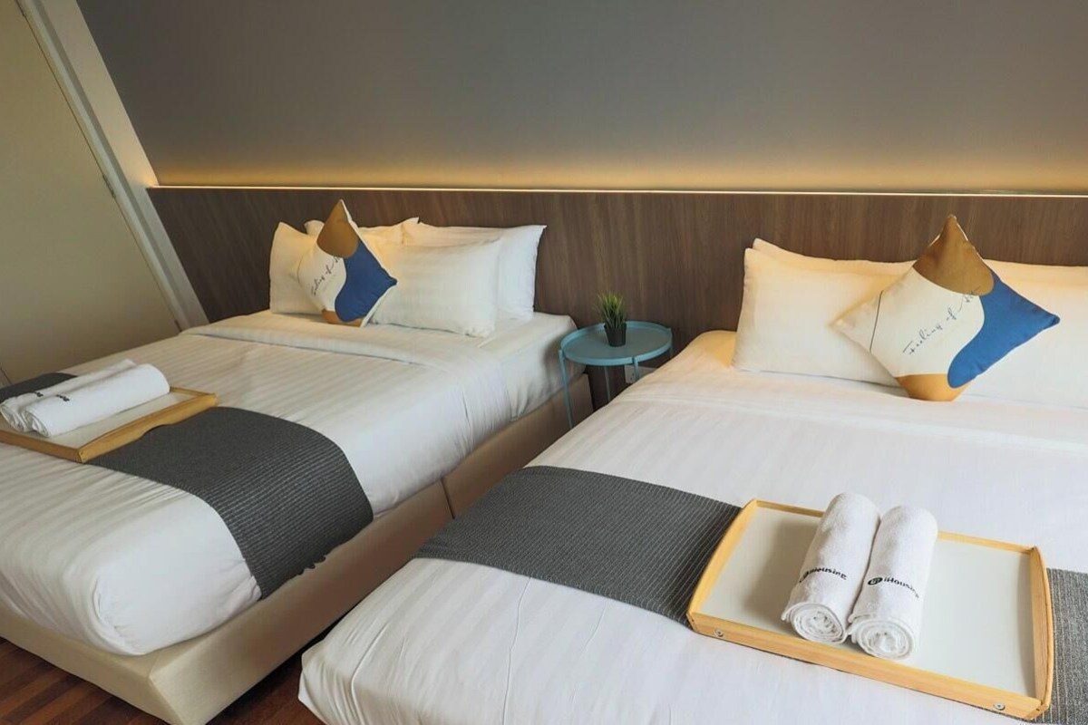 Apartamento de diseño | Ropa de cama de alta calidad y cortinas opacas