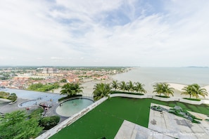 Elite Apartment, 2 Bedrooms | Balcony view