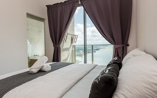 Ropa de cama de alta calidad y cortinas blackout 